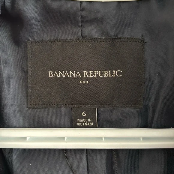 Banana Republic Navy Blazer - Picture 4 of 6